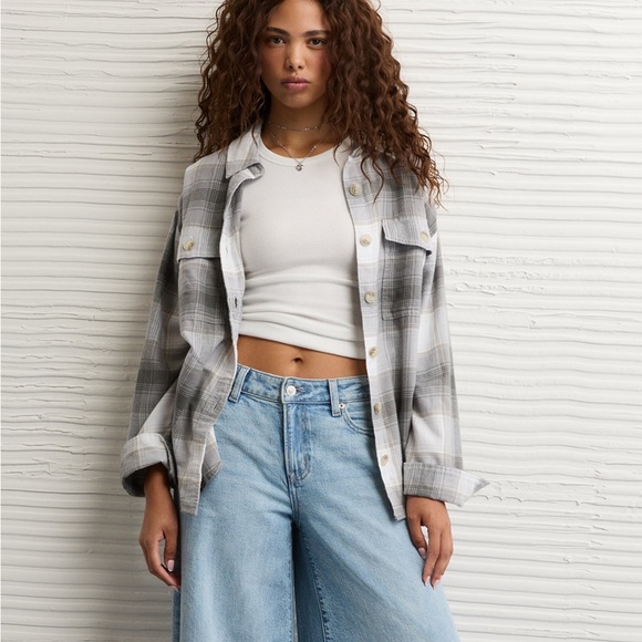 Hollister Tops - NWT Hollister Plaid Button Down Shirt